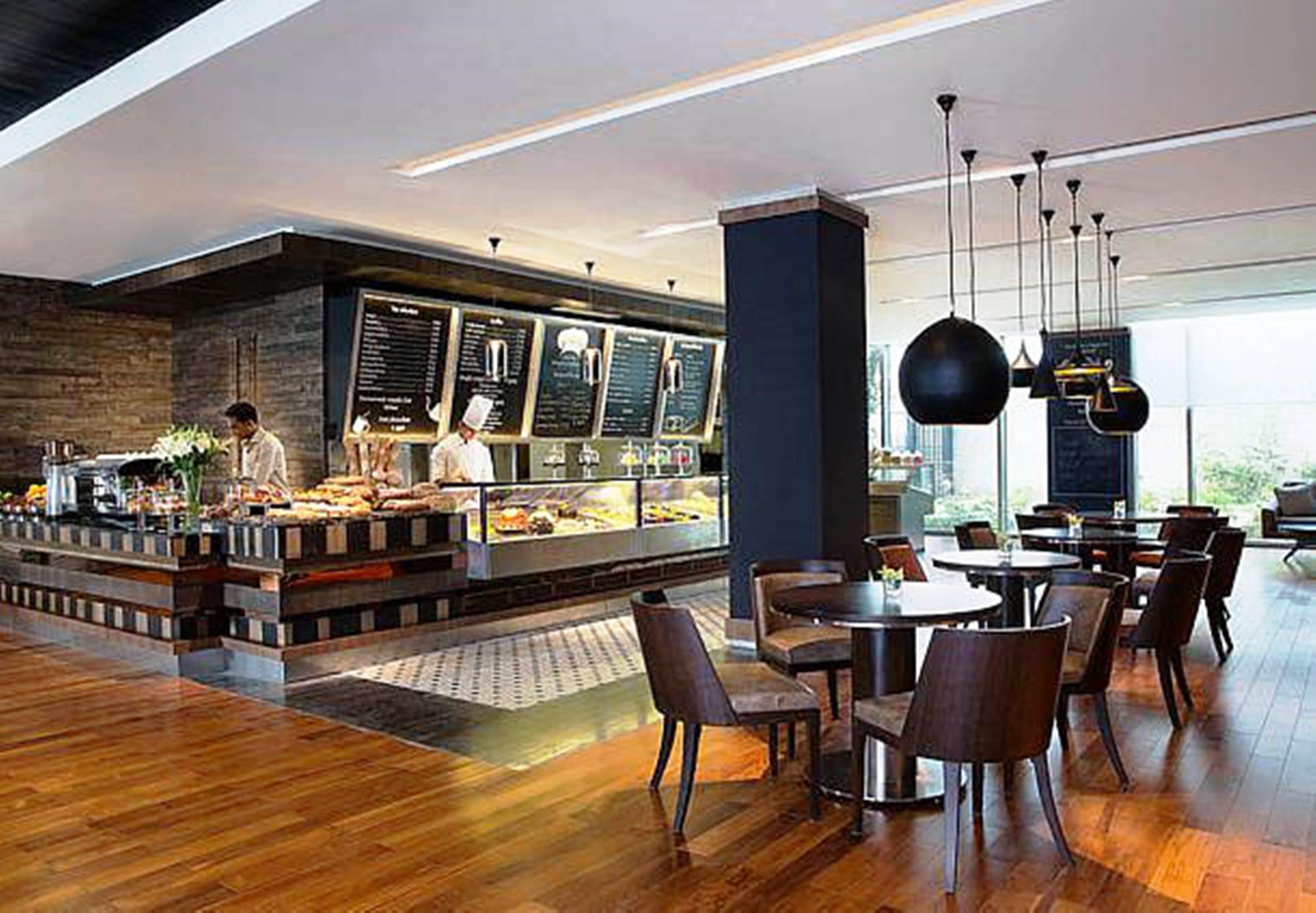Jw Marriott Hotel New Delhi Aerocity Ngoại thất bức ảnh The Coffee Bean & Tea Leaf in Kuala Lumpur, Malaysia