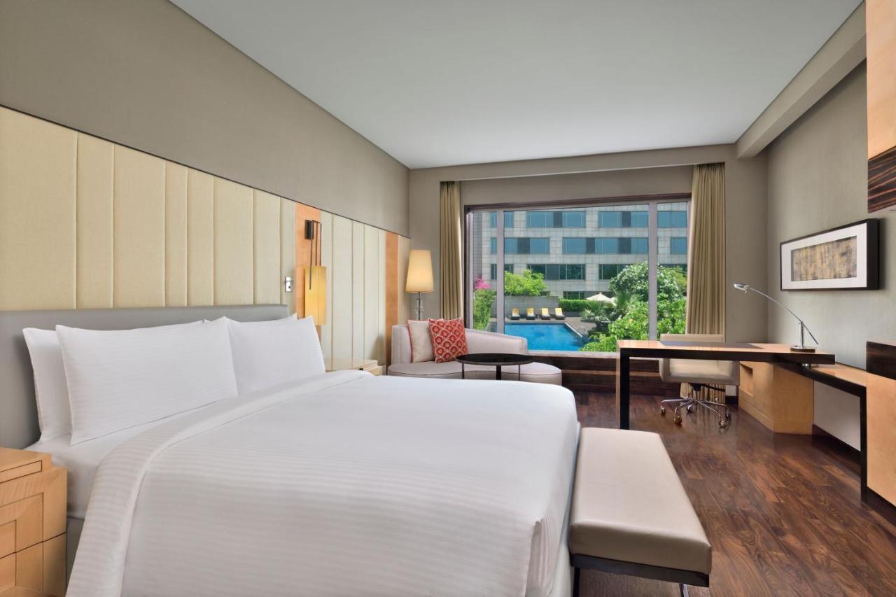Jw Marriott Hotel New Delhi Aerocity Ngoại thất bức ảnh Deluxe Pool View Room