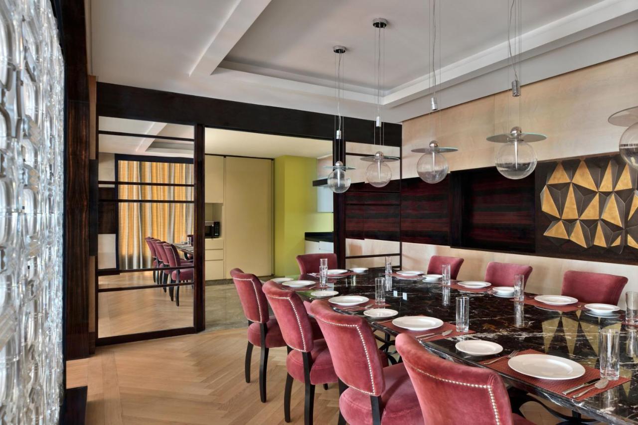 Jw Marriott Hotel New Delhi Aerocity Ngoại thất bức ảnh The dining room