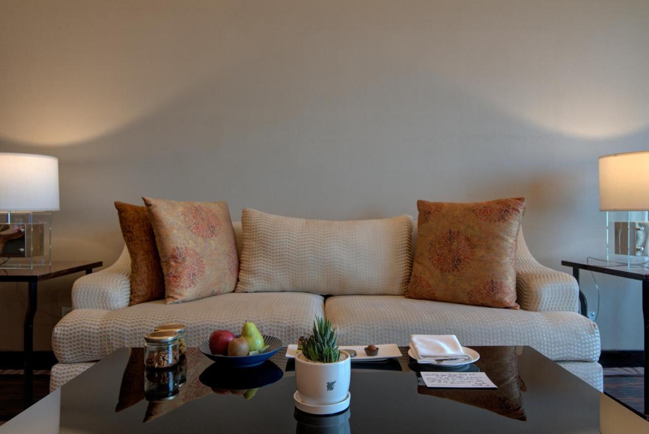 Jw Marriott Hotel New Delhi Aerocity Ngoại thất bức ảnh A sofa