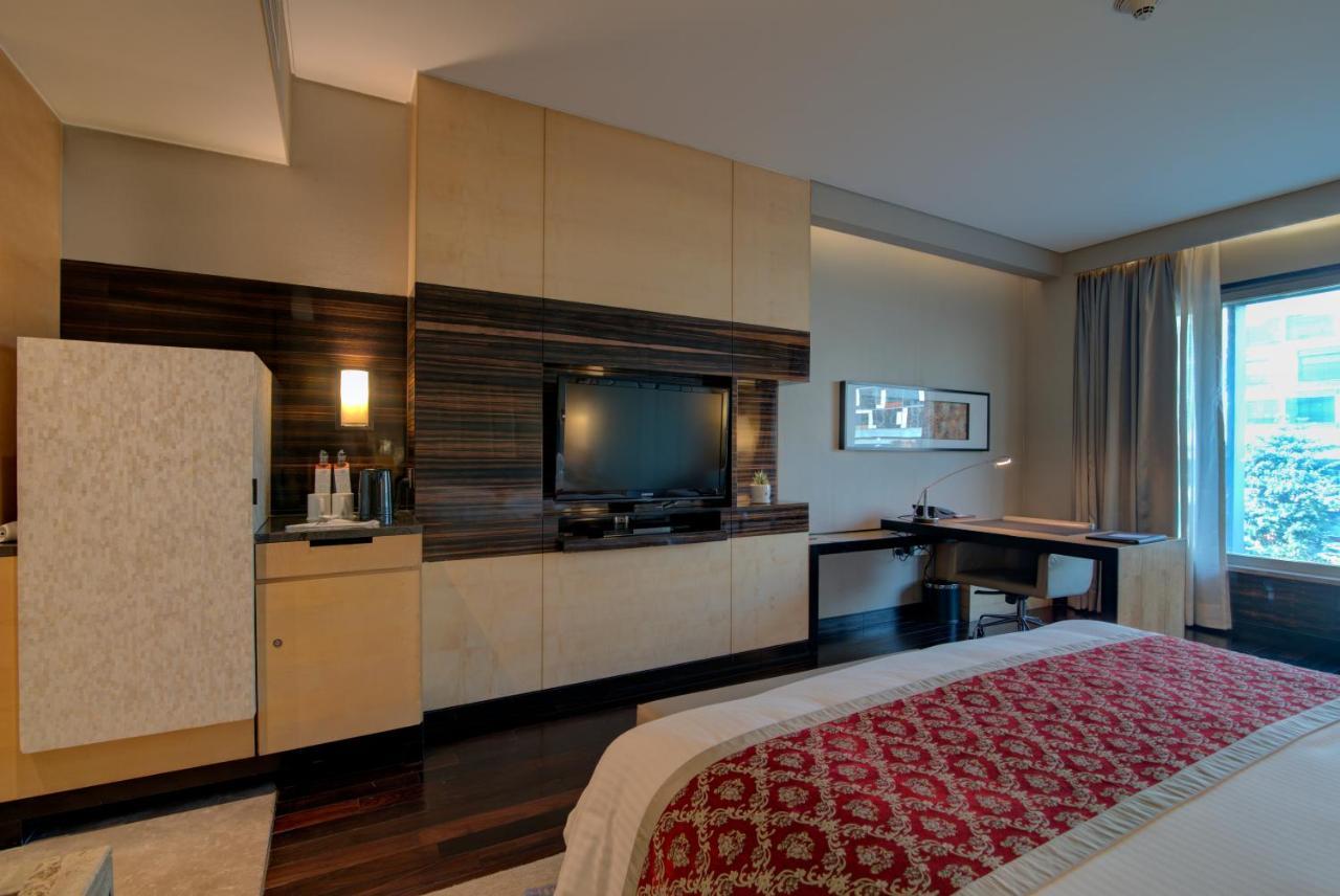 Jw Marriott Hotel New Delhi Aerocity Ngoại thất bức ảnh A room at the hotel