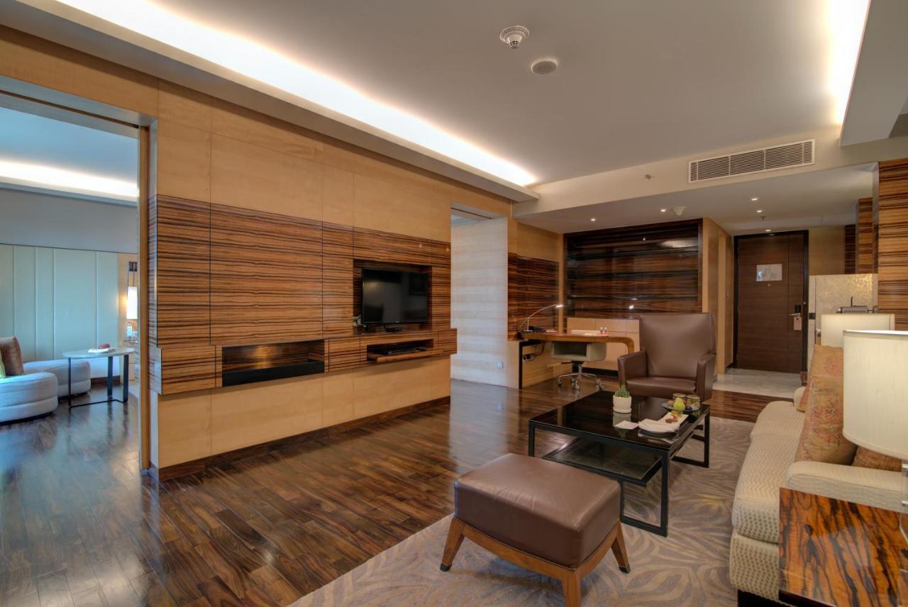 Jw Marriott Hotel New Delhi Aerocity Ngoại thất bức ảnh A suite at the hotel